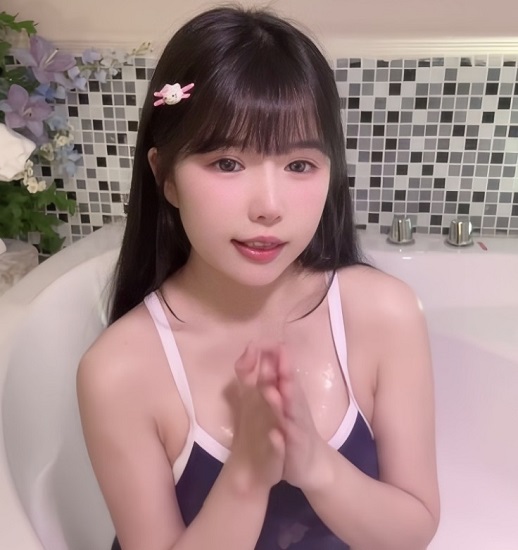 推特极品萝莉“晴一夏夏”最新视频合集,若隐若现的诱惑!