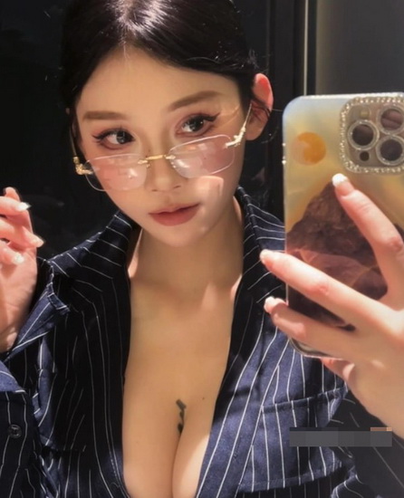 ����������ռ�ͼƬ�ϼ��ƽ�